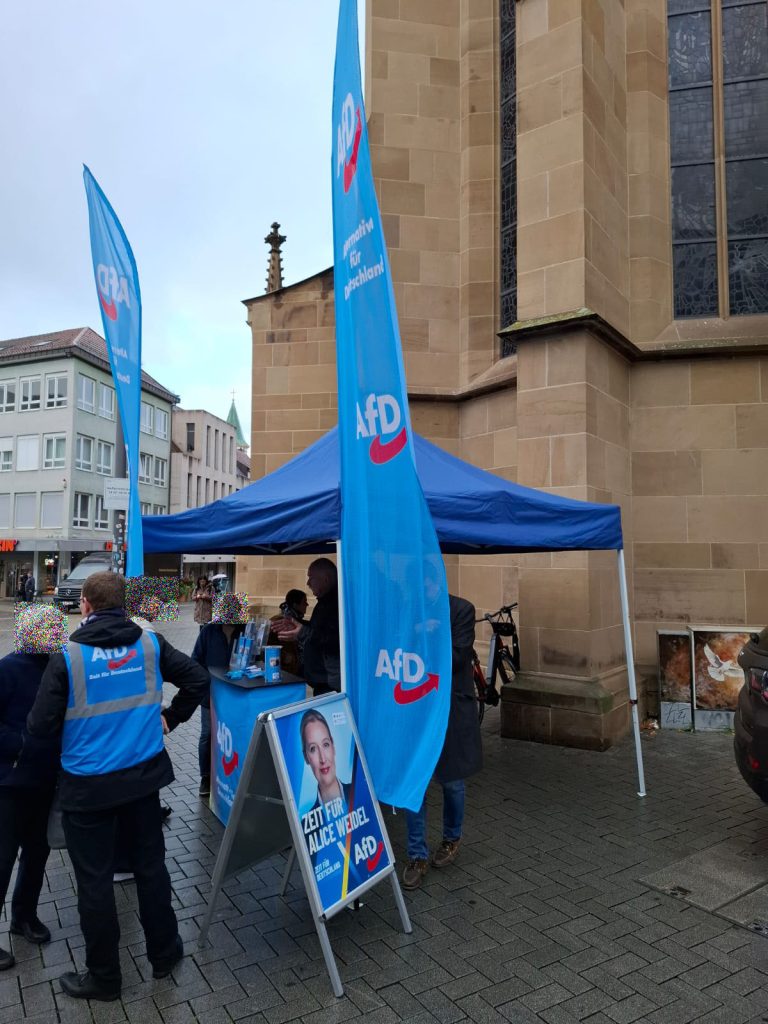 Die AfD-Stadtratsfraktion Heilbronn war mit einem Infostand in der Innenstadt vertreten. Viele Bürger nutzten die Gelegenheit zu persönlichen Gesprächen.