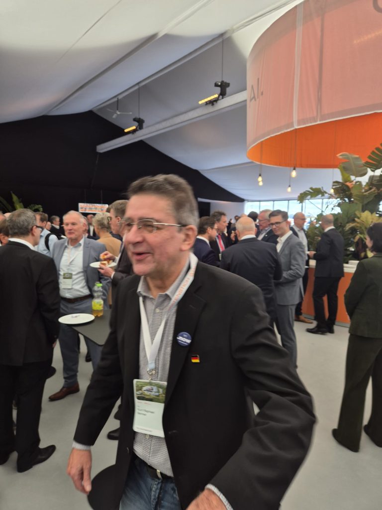 Bundeskanzler Friedrich Merz und Ministerpräsident Winfried Kretschmann beim Spatenstich des IPAI Heilbronn