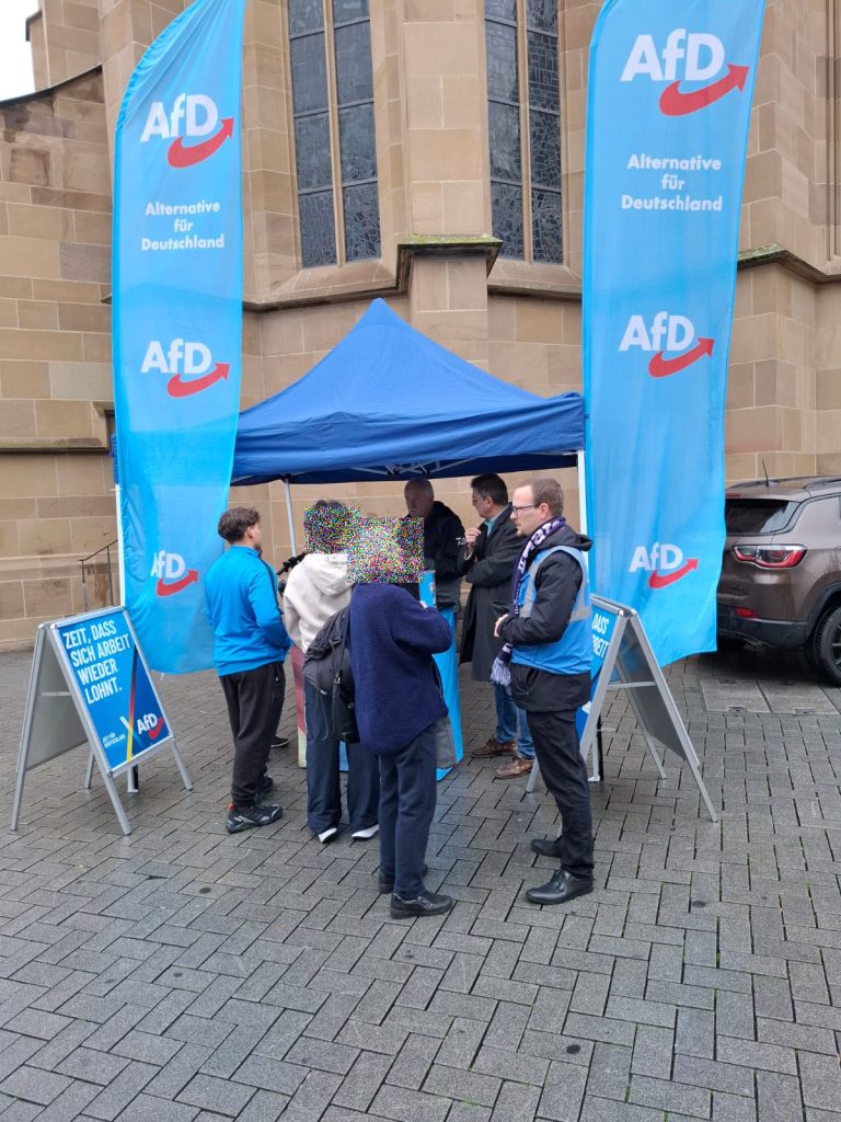 Die AfD-Stadtratsfraktion Heilbronn war mit einem Infostand in der Innenstadt vertreten. Viele Bürger nutzten die Gelegenheit zu persönlichen Gesprächen.