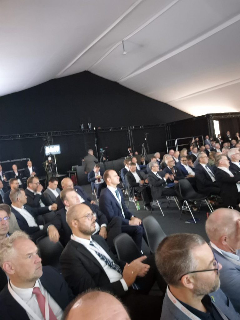 Bundeskanzler Friedrich Merz und Ministerpräsident Winfried Kretschmann beim Spatenstich des IPAI Heilbronn