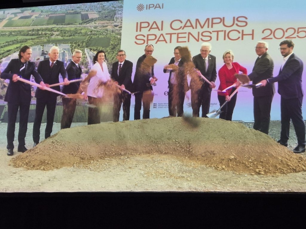 Bundeskanzler Friedrich Merz und Ministerpräsident Winfried Kretschmann beim Spatenstich des IPAI Heilbronn